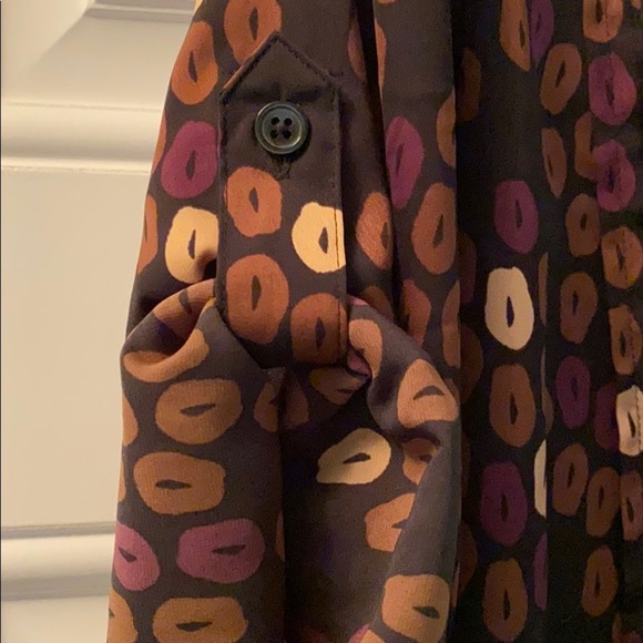 Ladies Ann Taylor blouse - Picture 2 of 4